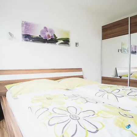 Sunshine Apartment *